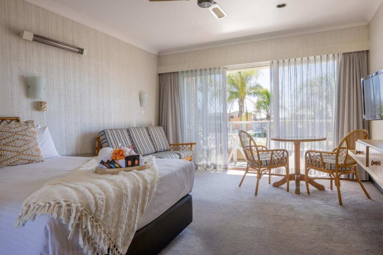 South Pacific Palms Motor Inn Тънкъри Екстериор снимка